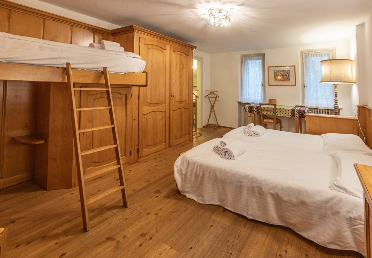 Ferienwohnung in Cortina d´Ampezzo - Casa C'a dei Fiori, geräumig und im Zentrum